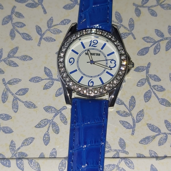 Manhattan by Croton Crystal Bezel Watch - Picture 2 of 6